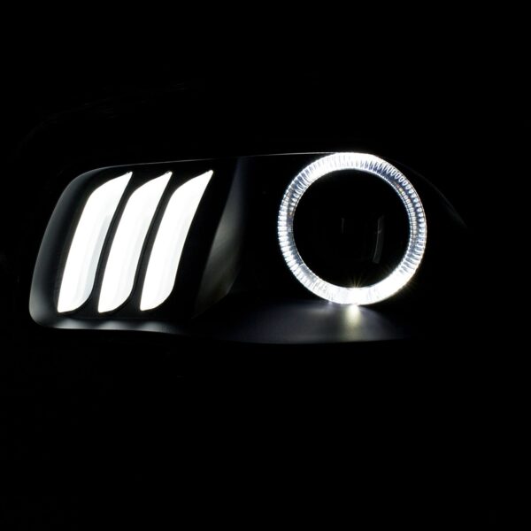 ANZO USA Projector Headlight Set