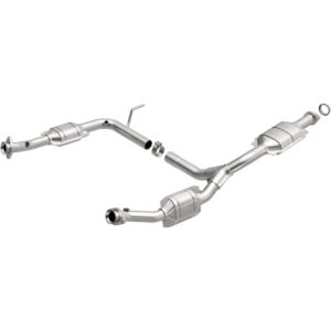 MagnaFlow OEM Grade Federal / EPA Compliant Direct-Fit Catalytic Converter 49575