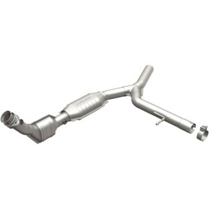 MagnaFlow OEM Grade Federal / EPA Compliant Direct-Fit Catalytic Converter 49706