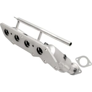 MagnaFlow 2005-2007 Ford Focus OEM Grade Federal / EPA Compliant Manifold Catalytic Converter