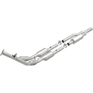 MagnaFlow 2006-2009 Audi A3 Quattro OEM Grade Federal / EPA Compliant Direct-Fit Catalytic Converter