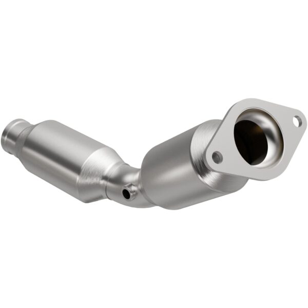 MagnaFlow OEM Grade Federal / EPA Compliant Direct-Fit Catalytic Converter 52456