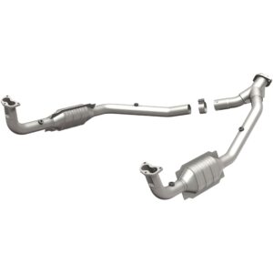 MagnaFlow HM Grade Federal / EPA Compliant Direct-Fit Catalytic Converter 93690